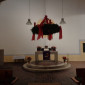 Altar unter Adventskranz 