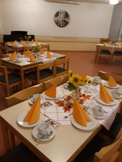 Gedeckte Kaffeetafel