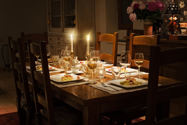 Fein gedeckte Tafel 